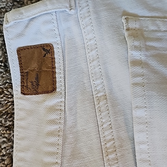 STUNNING VINTAGE AMERICAN EAGLE WHITE DENIM SHORTS - Picture 7 of 9